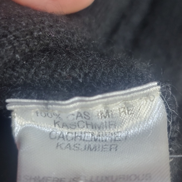 Vintage Black Cashmere Crewneck Ribbed Cuff & Hem Cropped Sweater - Picture 10 of 14